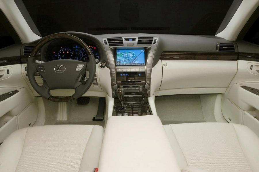  Lexus LS460 2006 года  (фото 185 из 200)